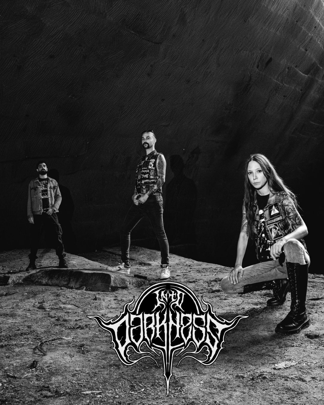 INTO DARKNESS Evrenin Sessizliğini Death Metalin Diline Çeviriyor
