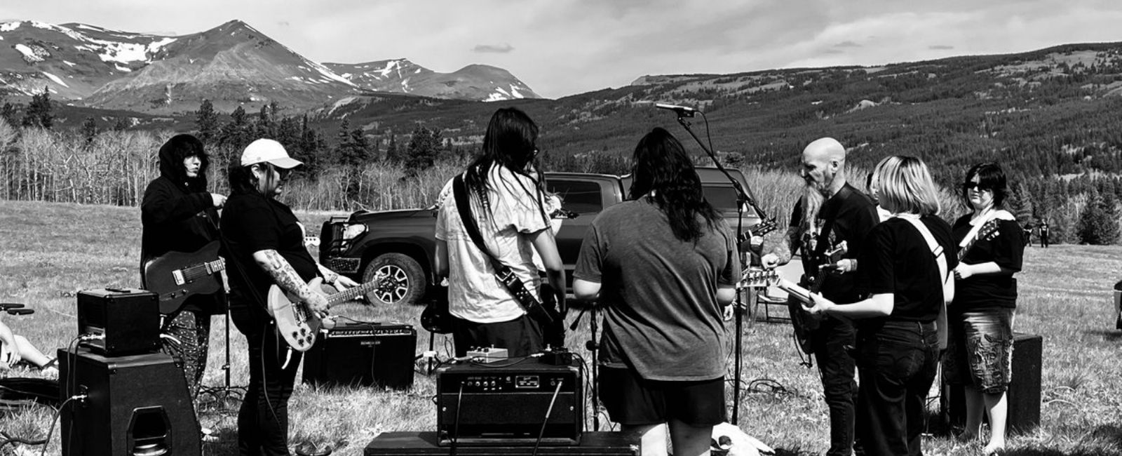 STEVE VON TILL VE FIREKEEPER NOISE COLLECTIVE, “iiyiikǎakimǎan” İçin Bir Araya Geldi