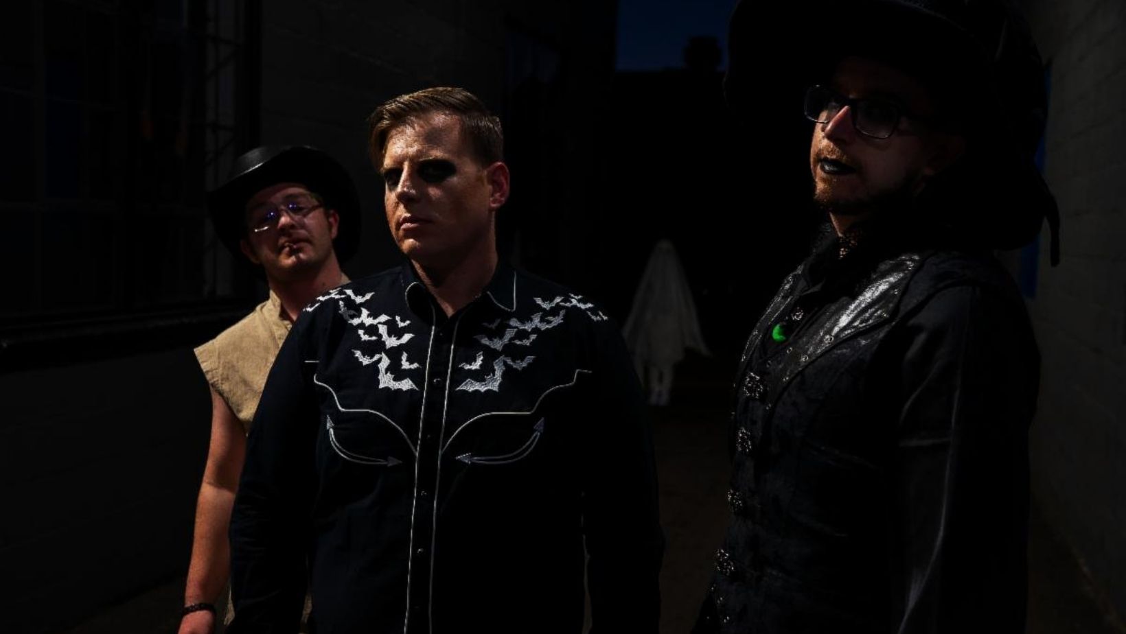 DOCTOR NEZ Yeni EP’si “Nothing Short of Silver” ile Geri Dönüyor